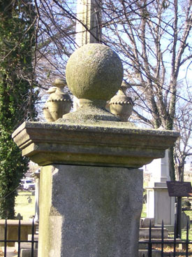 round monument